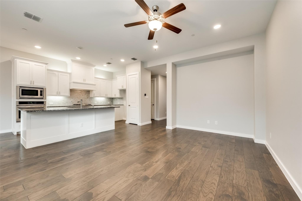 8712 Ice House Drive - Photo 2