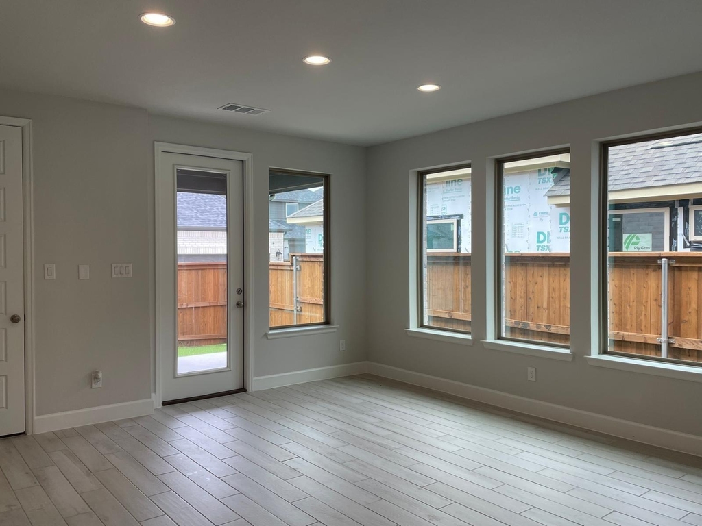 2616 Griffith Mews - Photo 14