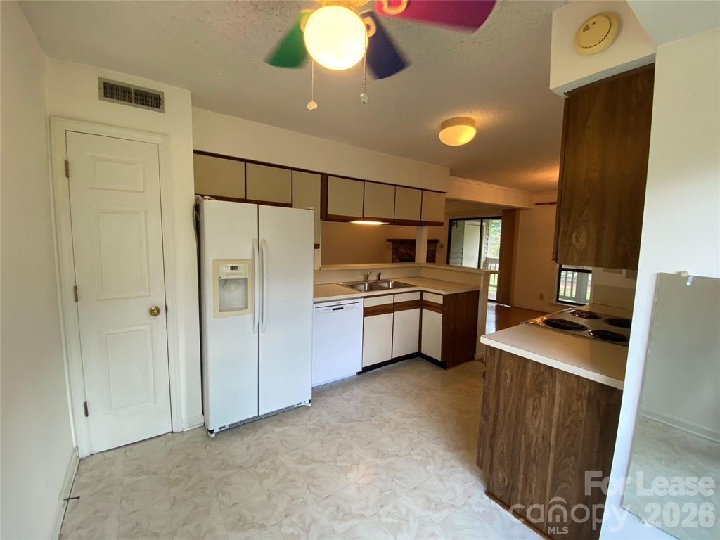 7962 Greenside Court - Photo 14