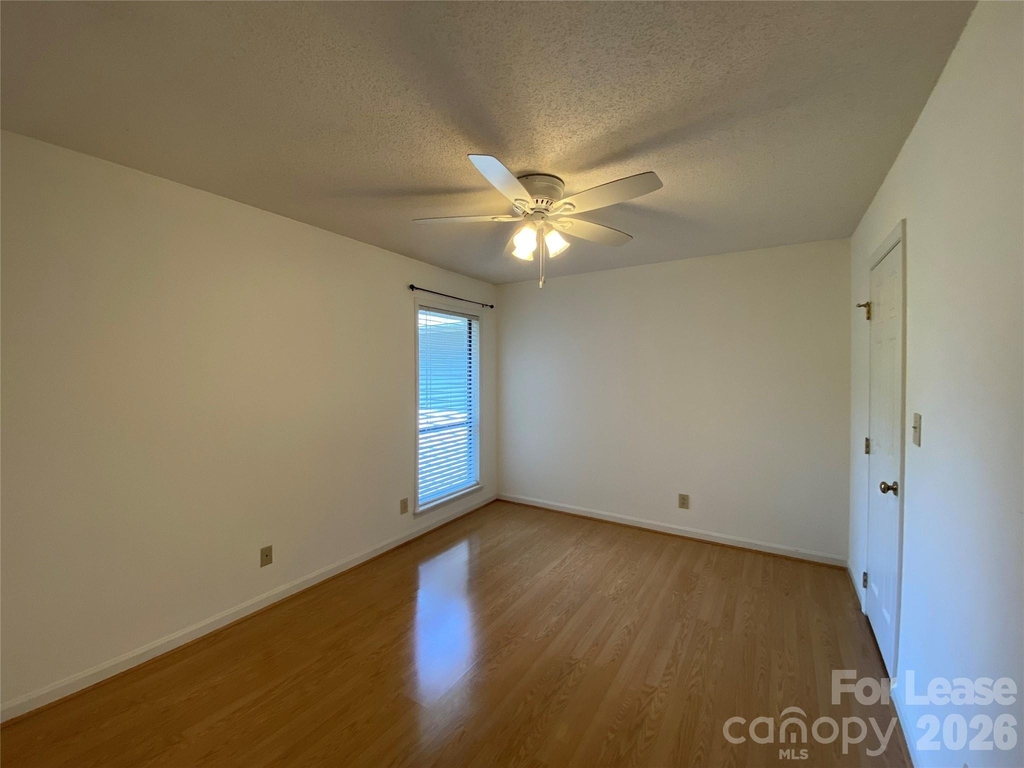 7962 Greenside Court - Photo 21