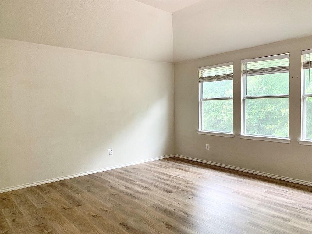 1136 Golden Eagle Court - Photo 14