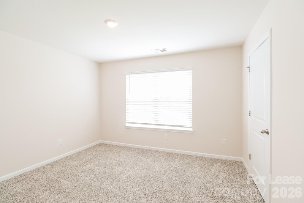 132 Scotsway Court - Photo 12