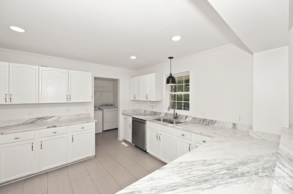 513 Weathers Creek Road - Photo 5