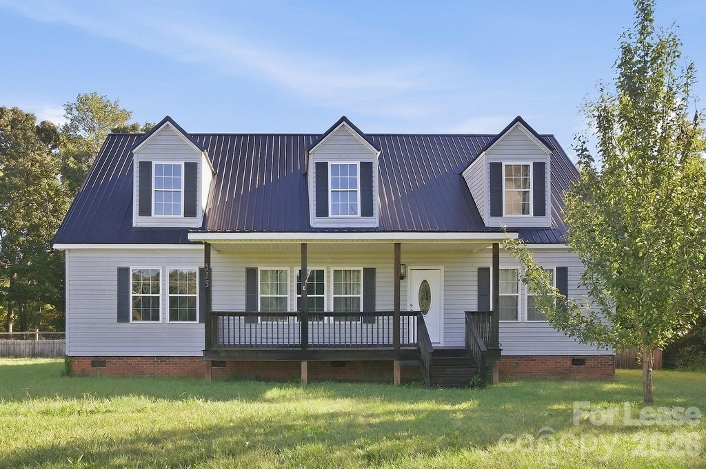 513 Weathers Creek Road - Photo 0