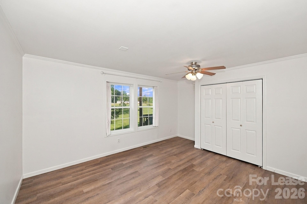 513 Weathers Creek Road - Photo 11