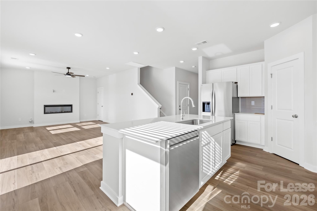 525 Mountain View Drive - Photo 4