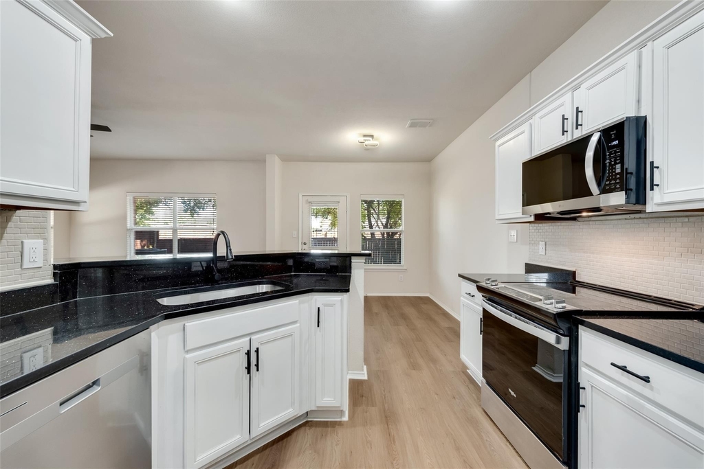 4541 Woodsboro Lane - Photo 12