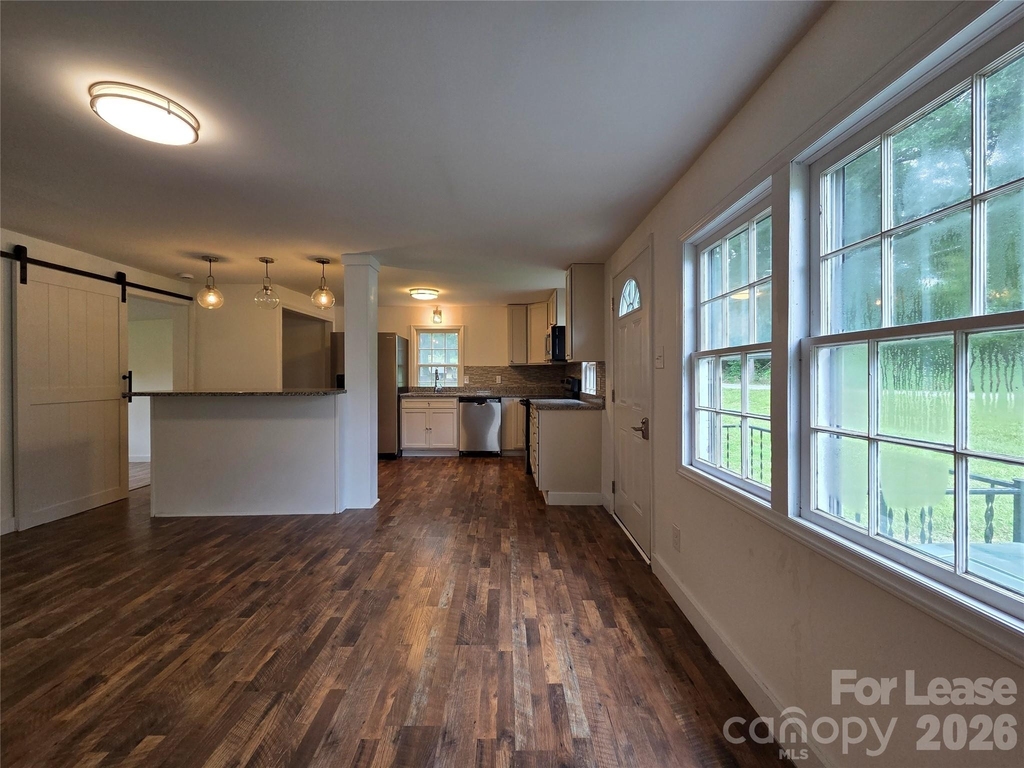 2128 Hodgin Street - Photo 2