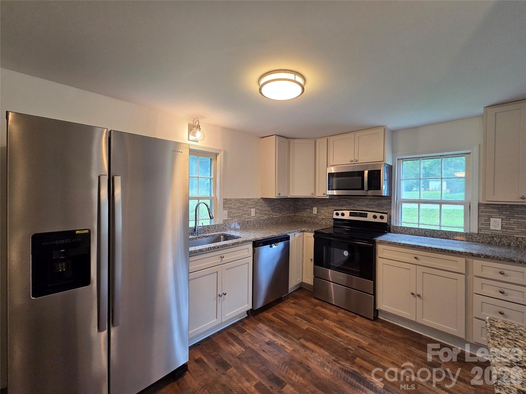 2128 Hodgin Street - Photo 5