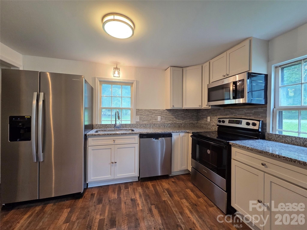 2128 Hodgin Street - Photo 6