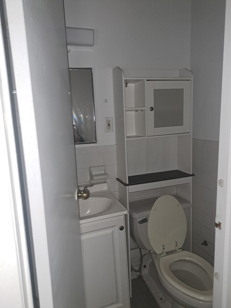 188 Claremont Avenue - Photo 10