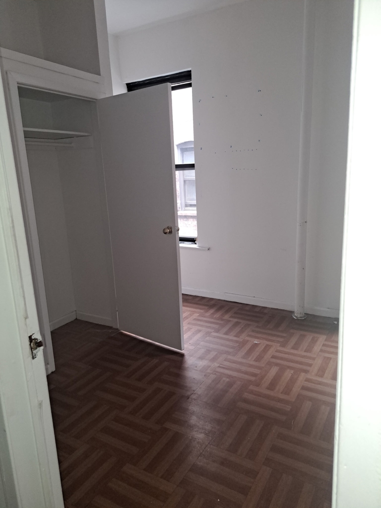 188 Claremont Avenue - Photo 2