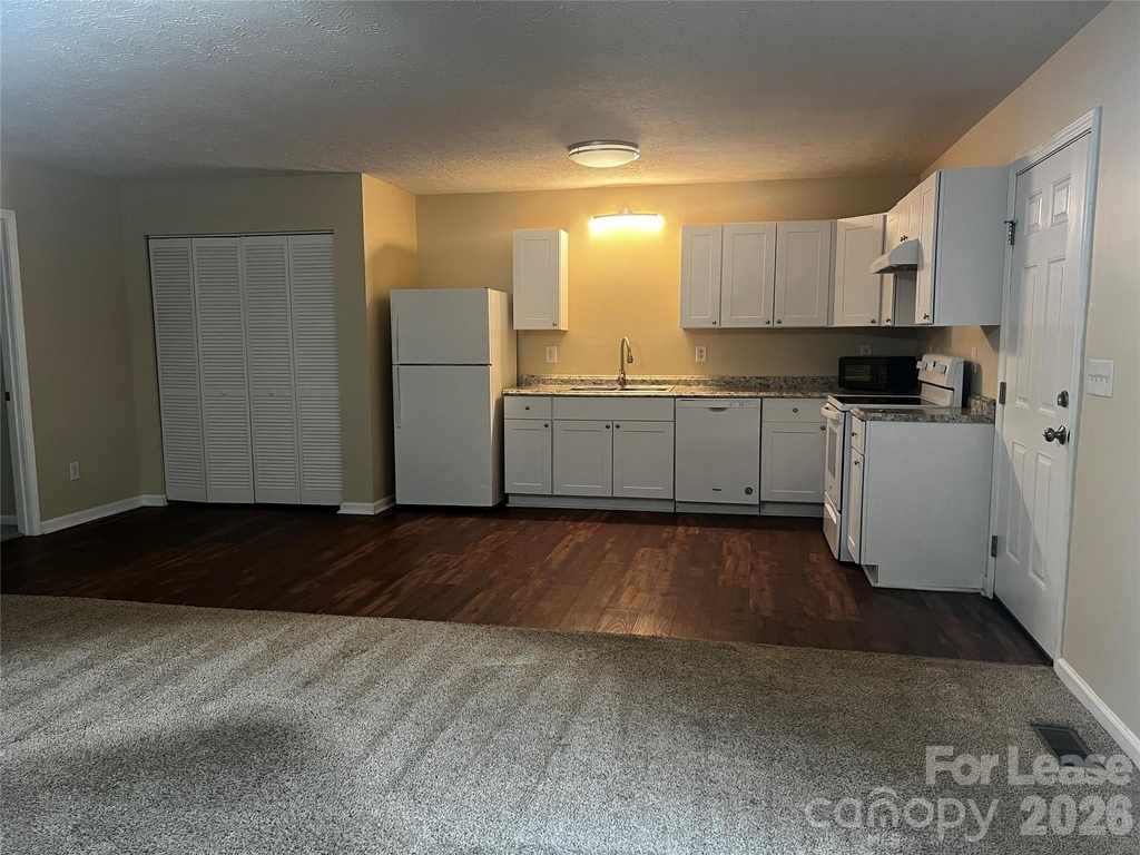 1328 Reid Street - Photo 2