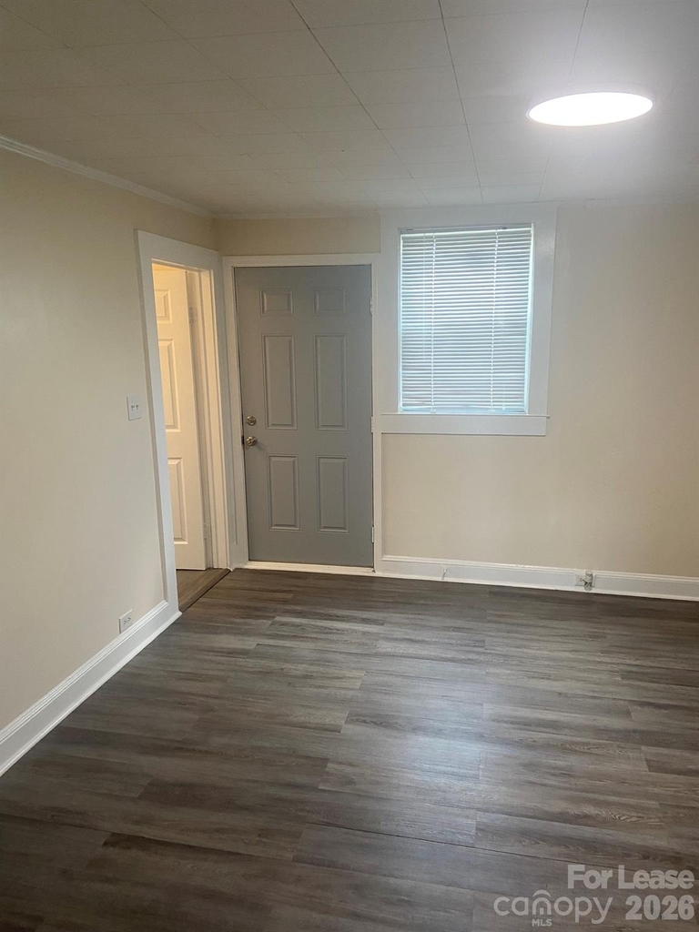 14 Douglas Avenue - Photo 2