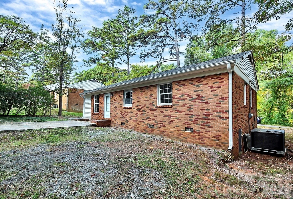 2310 Eastview Circle - Photo 24
