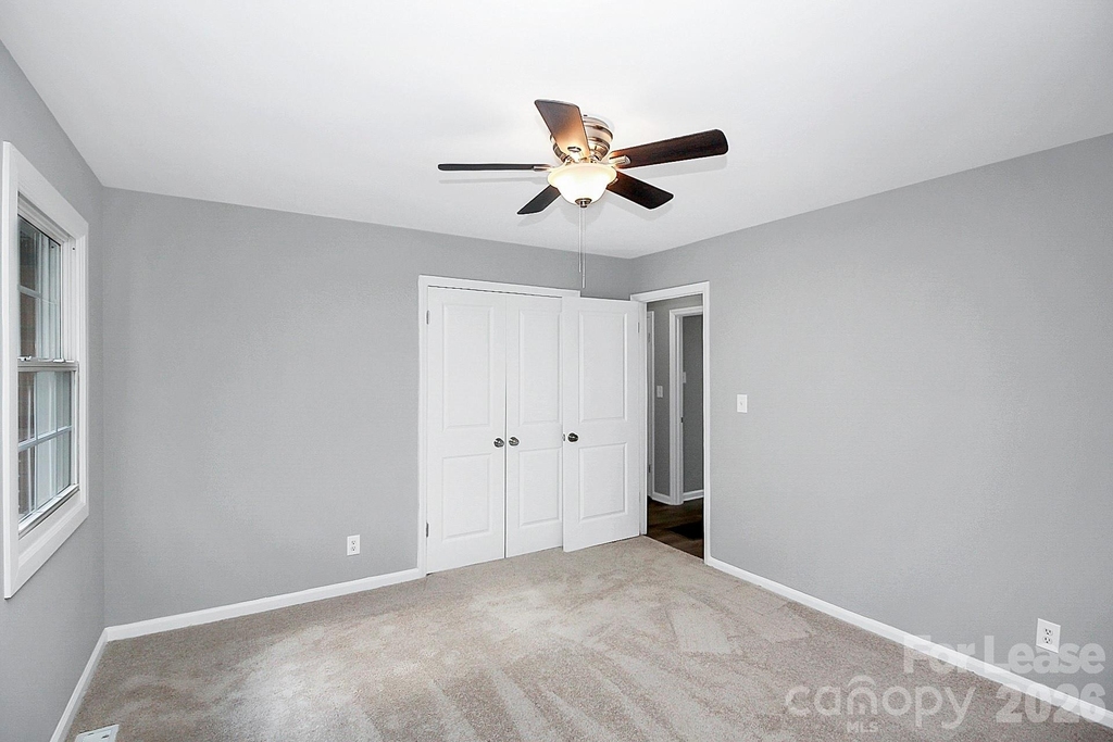 2310 Eastview Circle - Photo 15