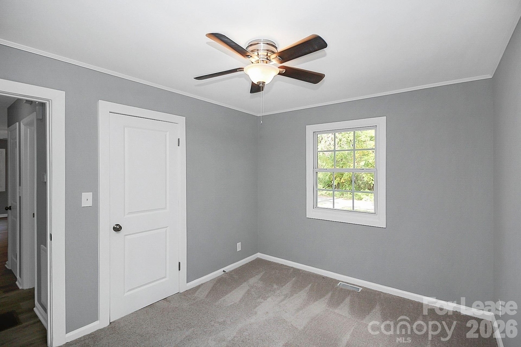 2310 Eastview Circle - Photo 19