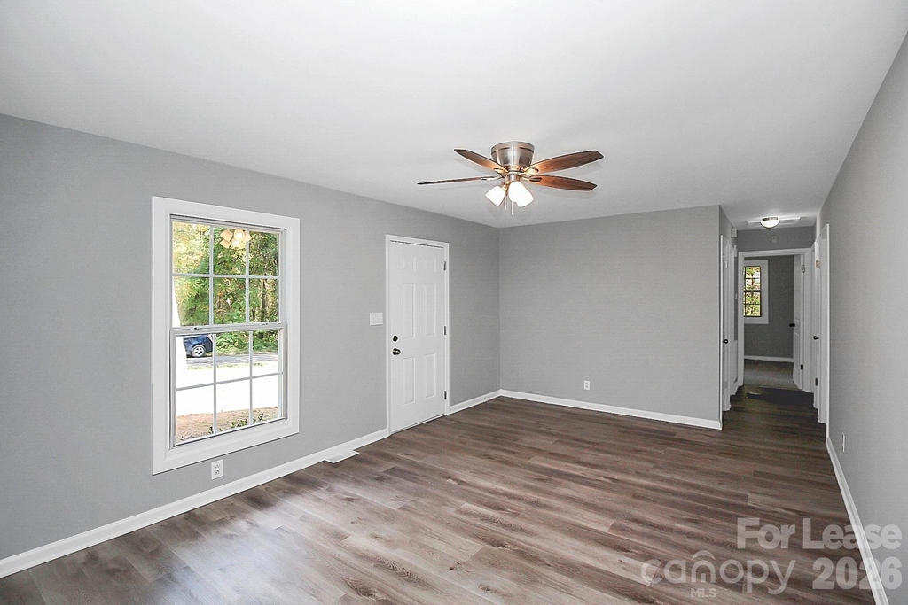 2310 Eastview Circle - Photo 6