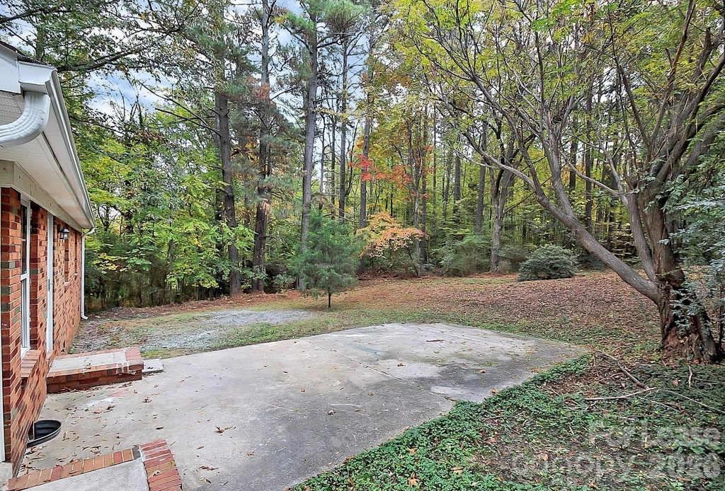2310 Eastview Circle - Photo 22