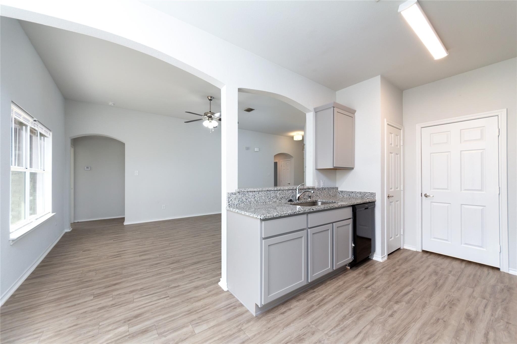 3928 Orcas Street - Photo 4