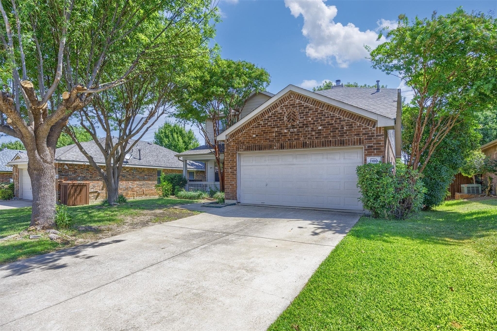 1100 Chesterfield Drive - Photo 2