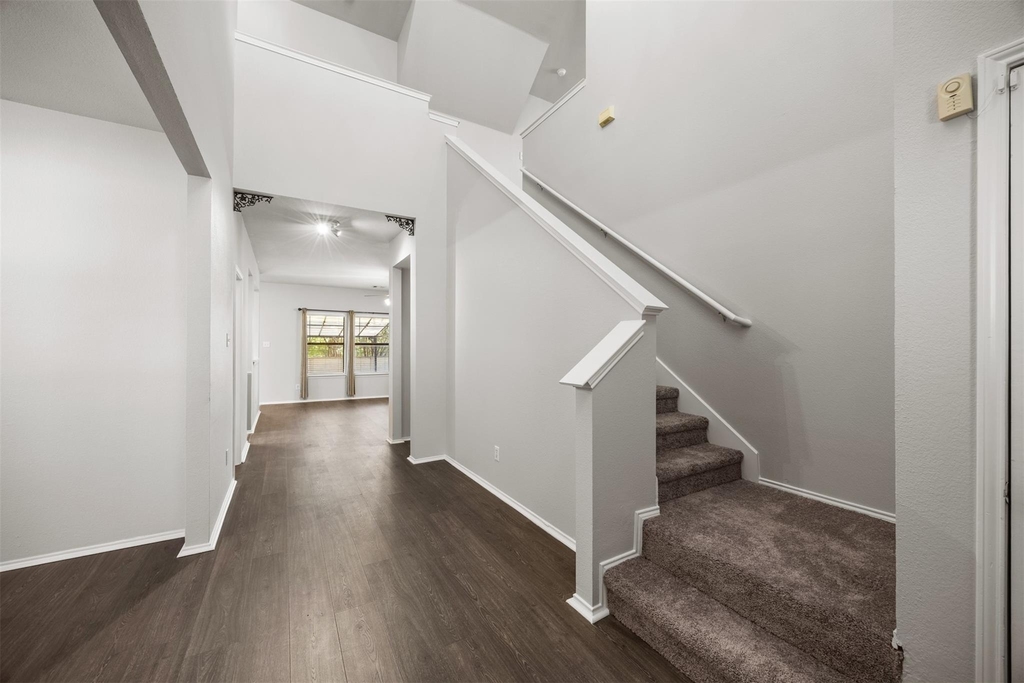 1100 Chesterfield Drive - Photo 5