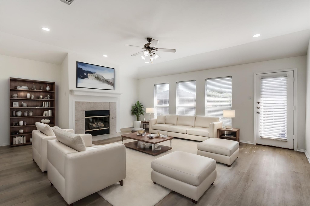 4153 Cherry Ridge Drive - Photo 3