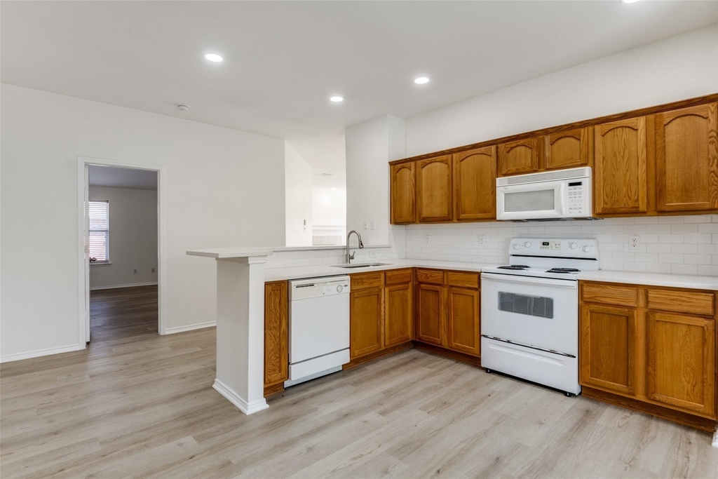 4153 Cherry Ridge Drive - Photo 6
