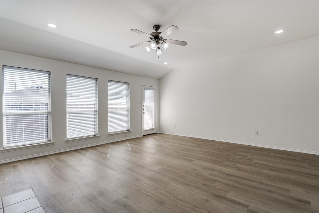 4153 Cherry Ridge Drive - Photo 7