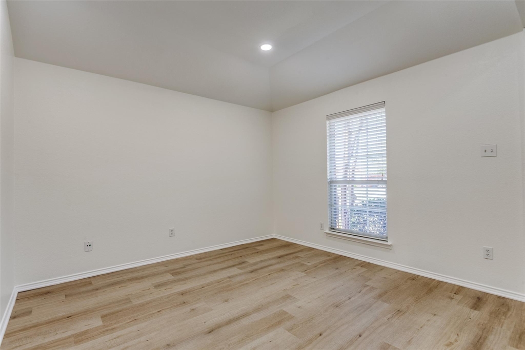 4153 Cherry Ridge Drive - Photo 17