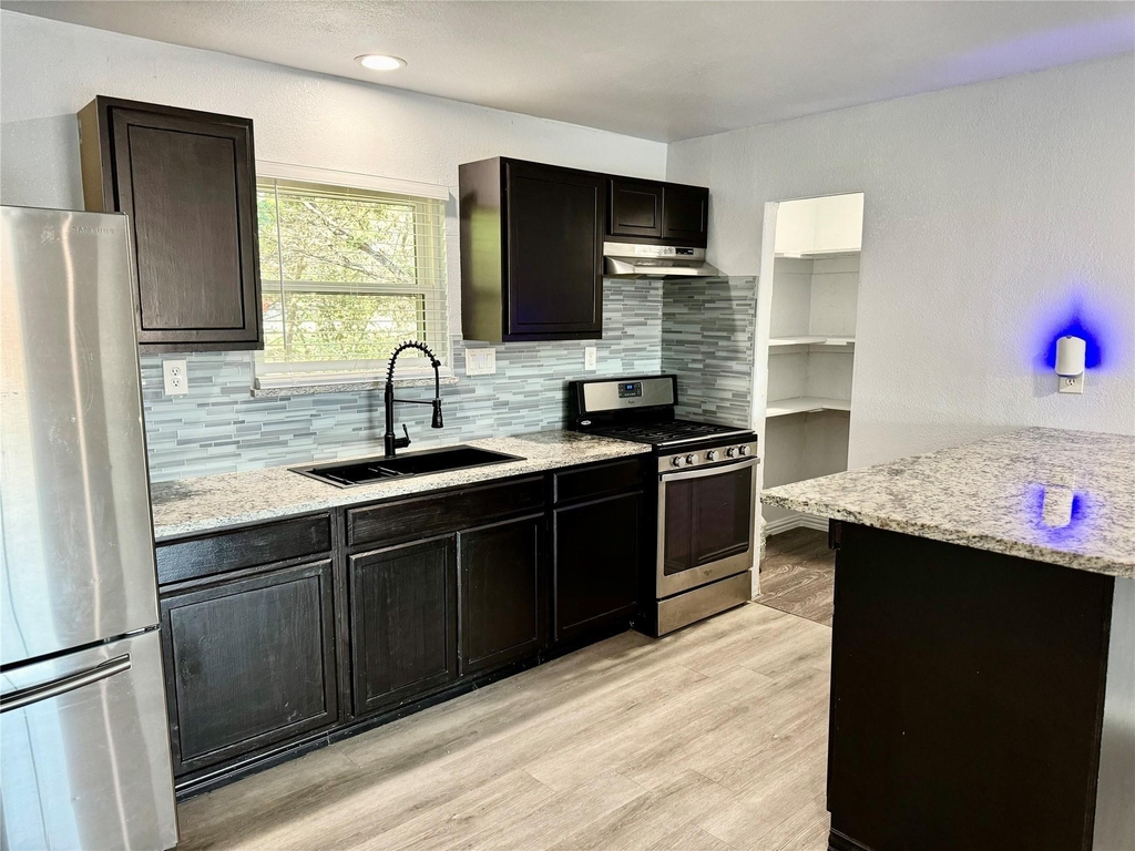 2618 Creekview Drive - Photo 11