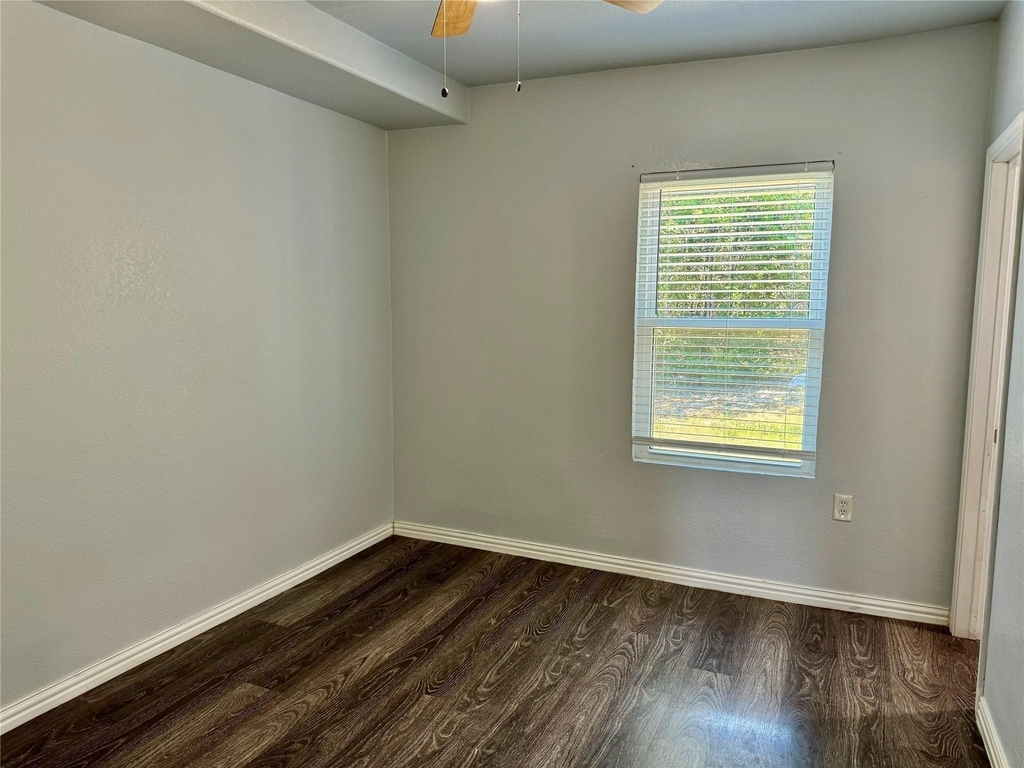 2618 Creekview Drive - Photo 18