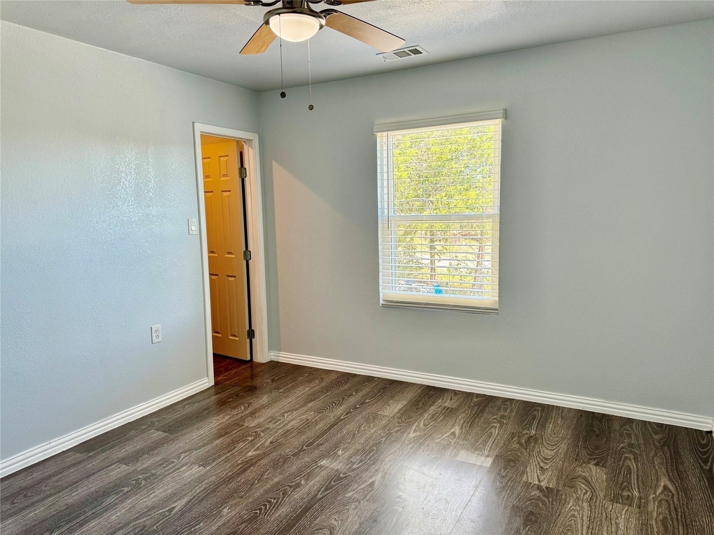 2618 Creekview Drive - Photo 14