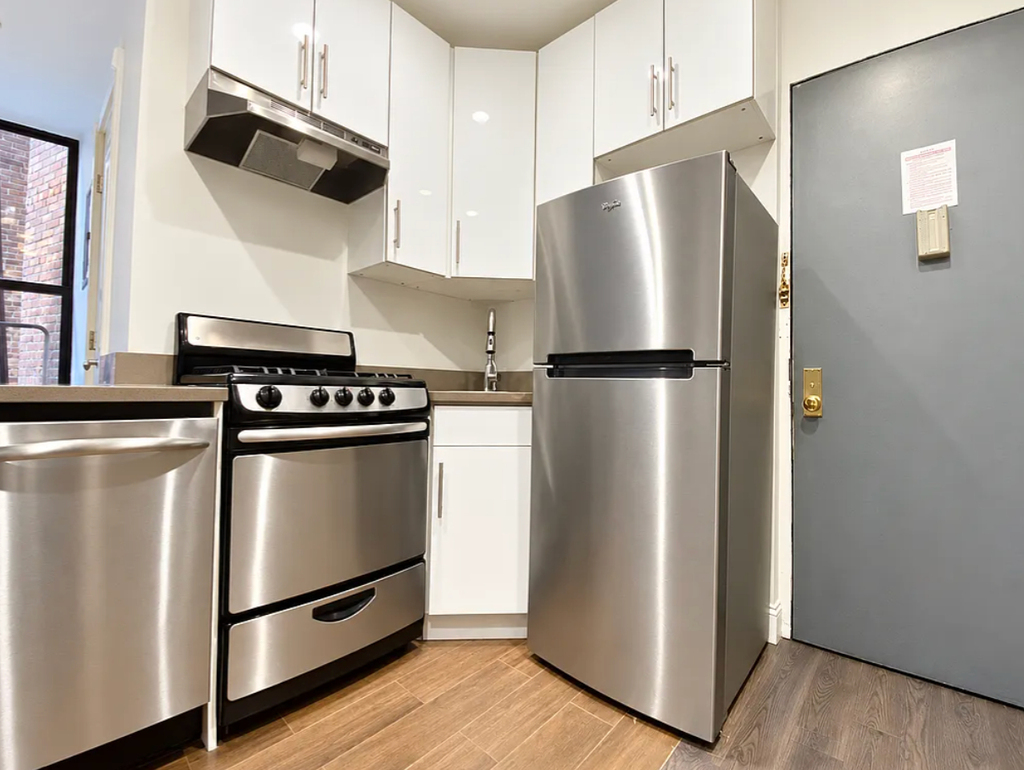 3620 Broadway - Photo 3