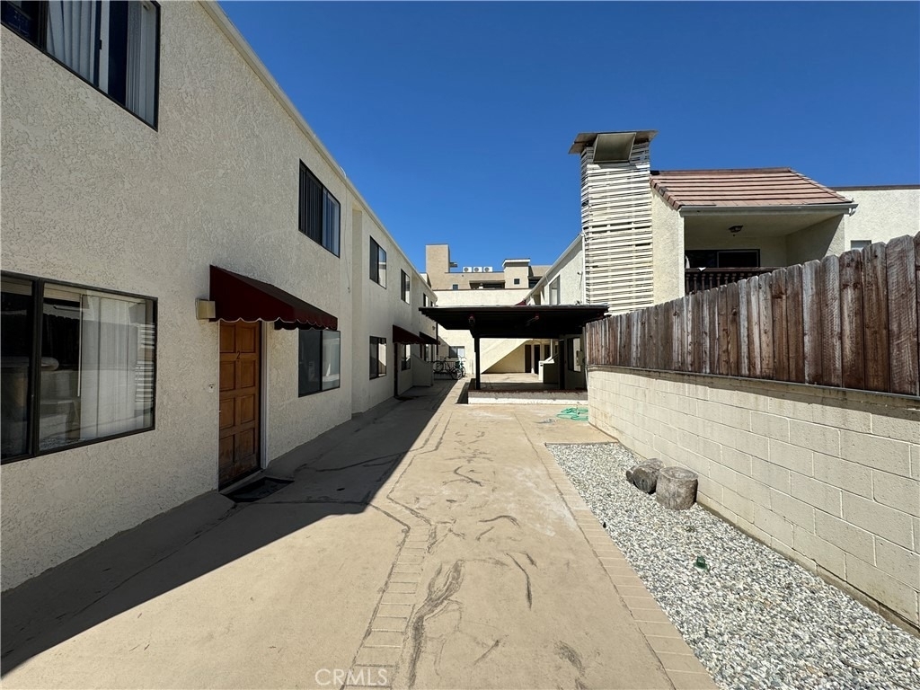 987 E Del Mar Boulevard - Photo 12