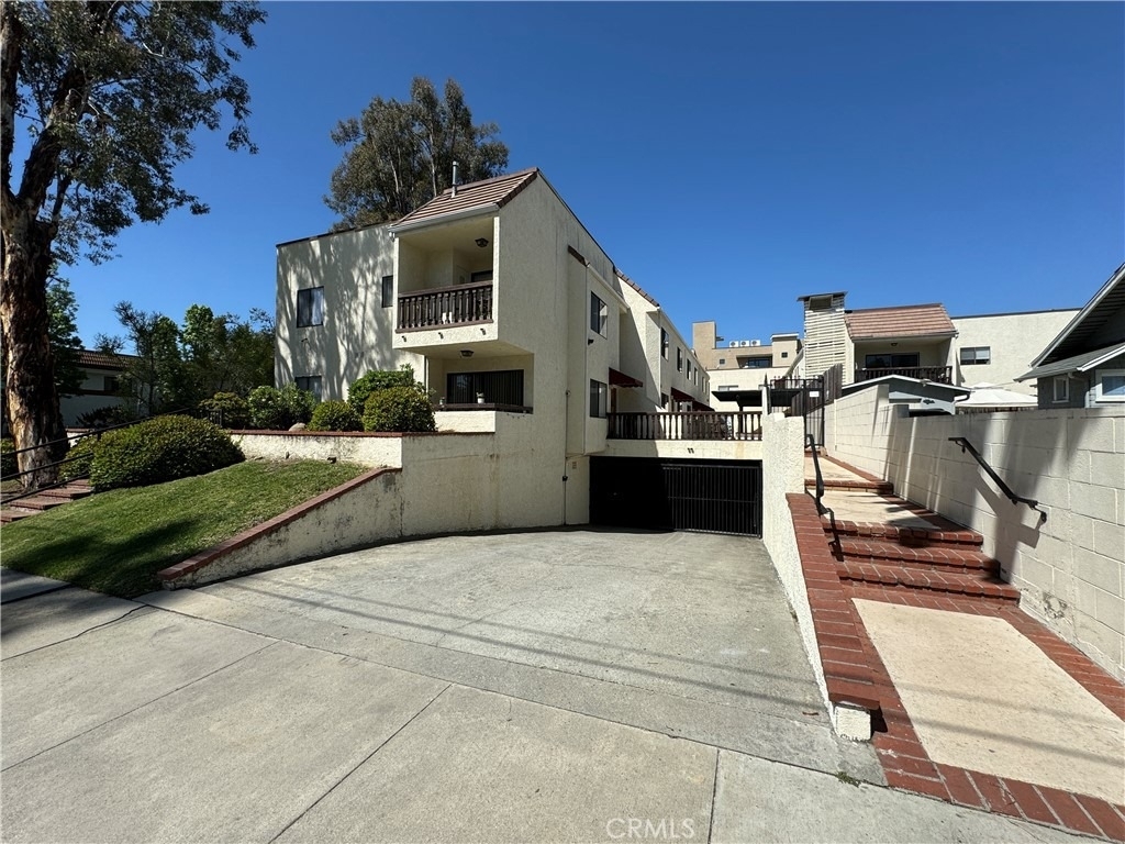 987 E Del Mar Boulevard - Photo 13