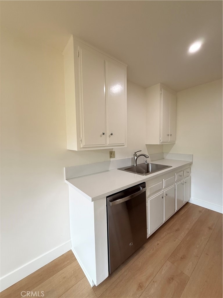 1651 Golden Gate Ave - Photo 6
