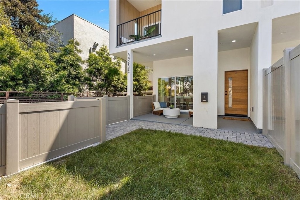 642 E Fairview Boulevard - Photo 1