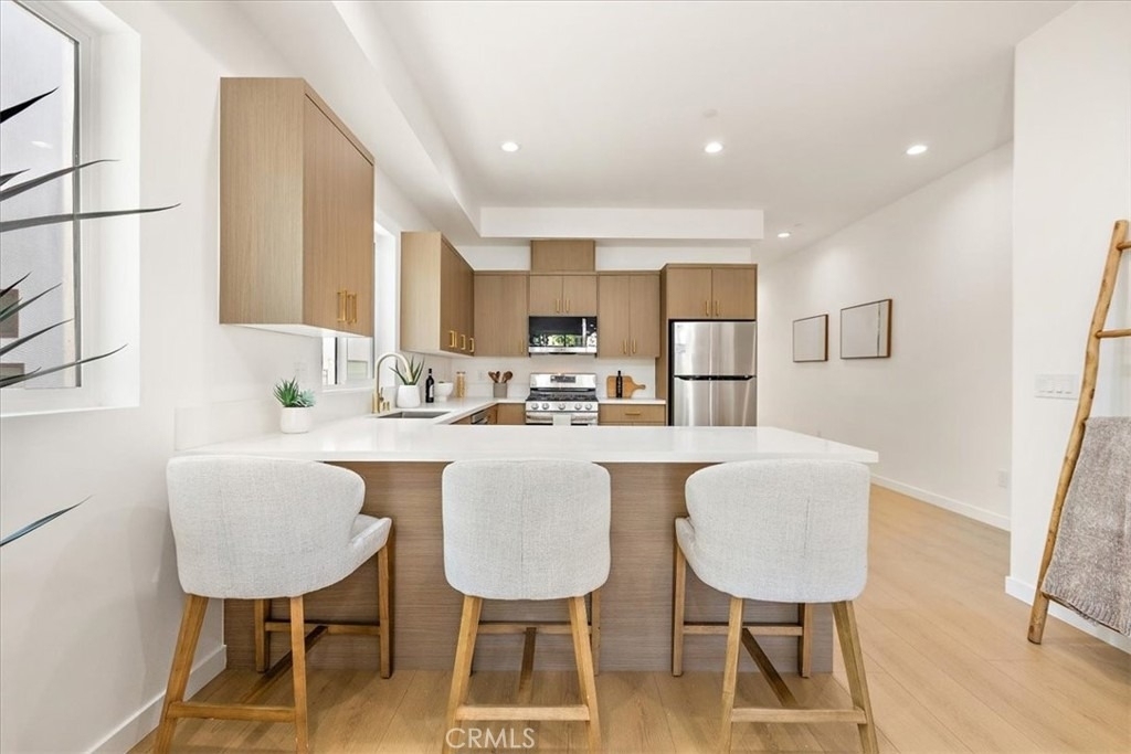 642 E Fairview Boulevard - Photo 9