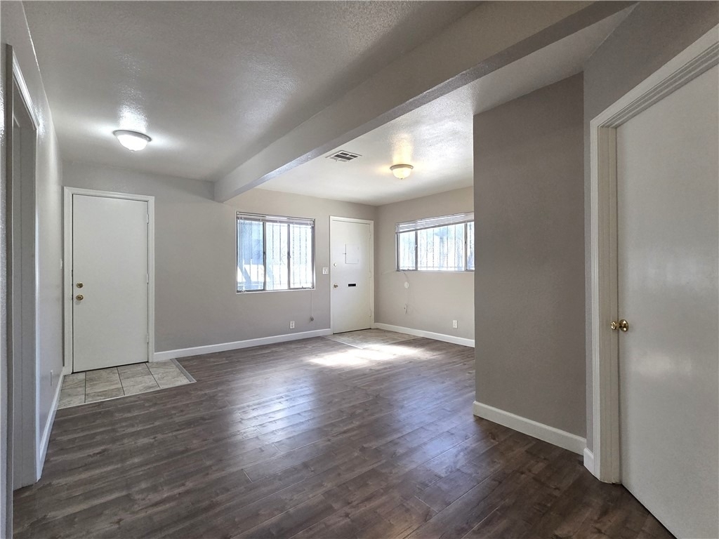 5448 Pomona - Photo 4