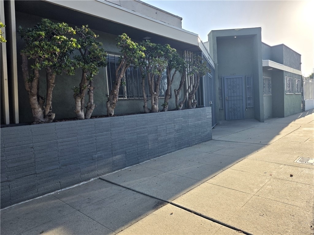 5442 Pomona - Photo 1