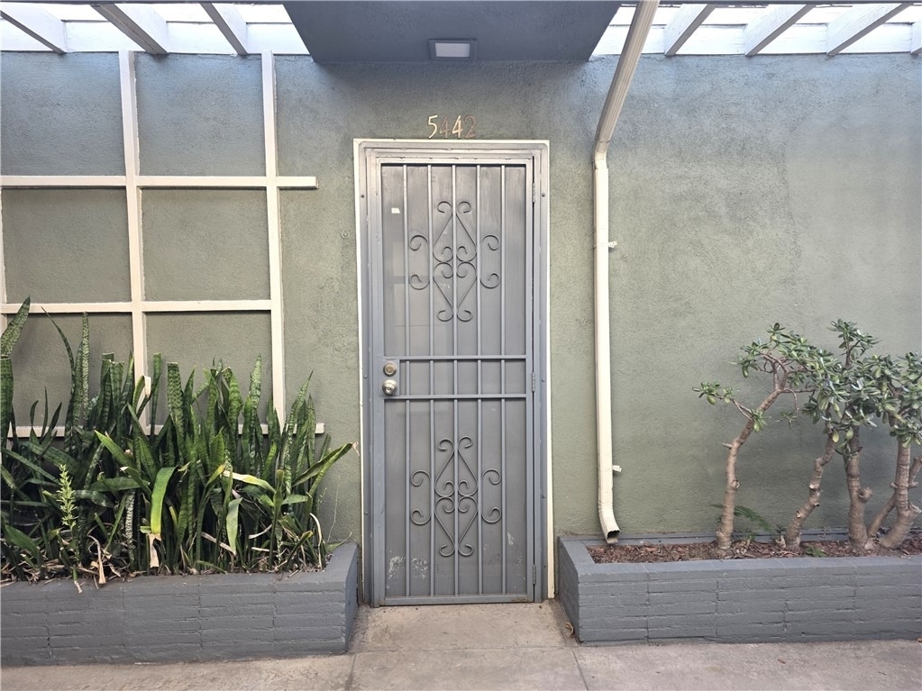 5442 Pomona - Photo 2
