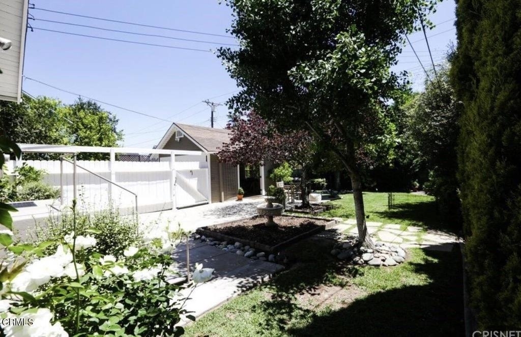 2040 Queensberry Road - Photo 15