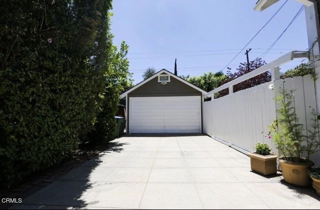 2040 Queensberry Road - Photo 13