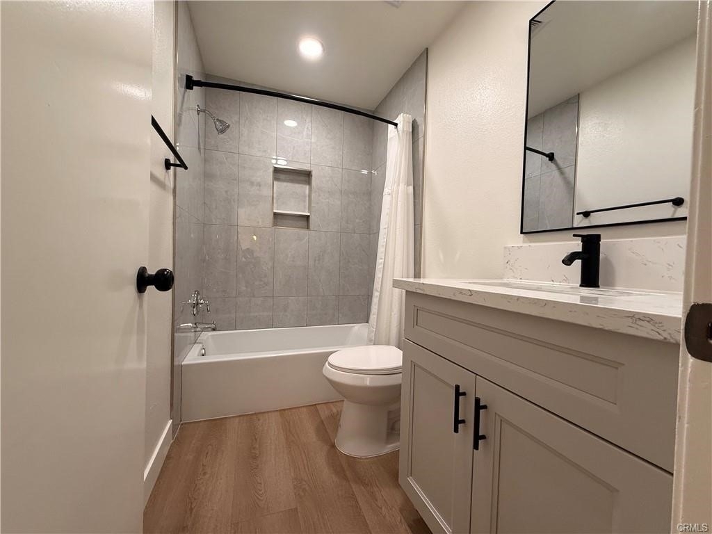1126 W Philadelphia - Photo 3