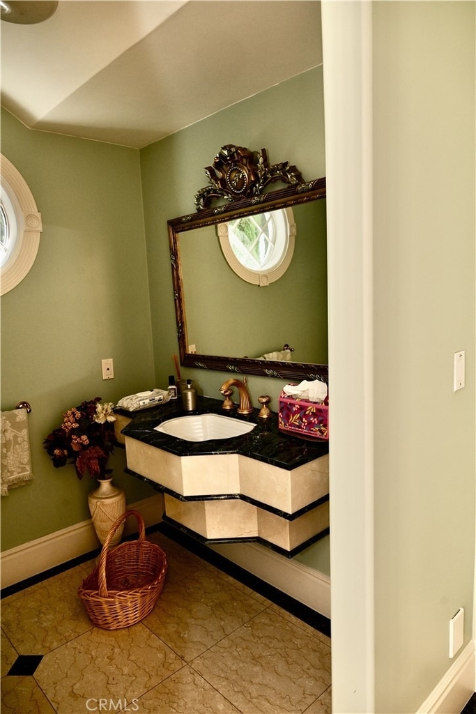 2726 Casiano - Photo 35