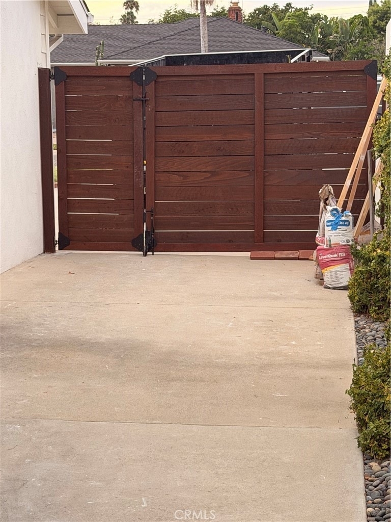 12772 Elizabeth - Photo 35