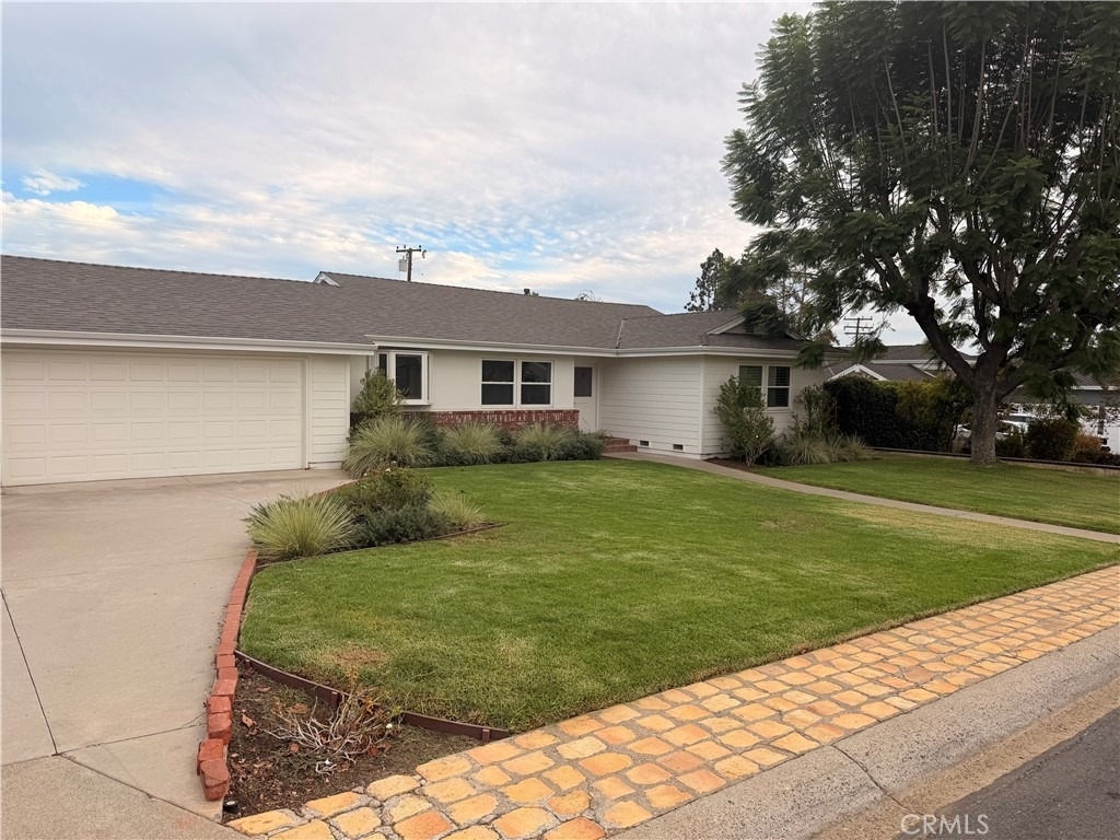 12772 Elizabeth - Photo 3