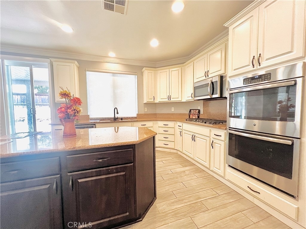 8740 Lodgepole Lane - Photo 16
