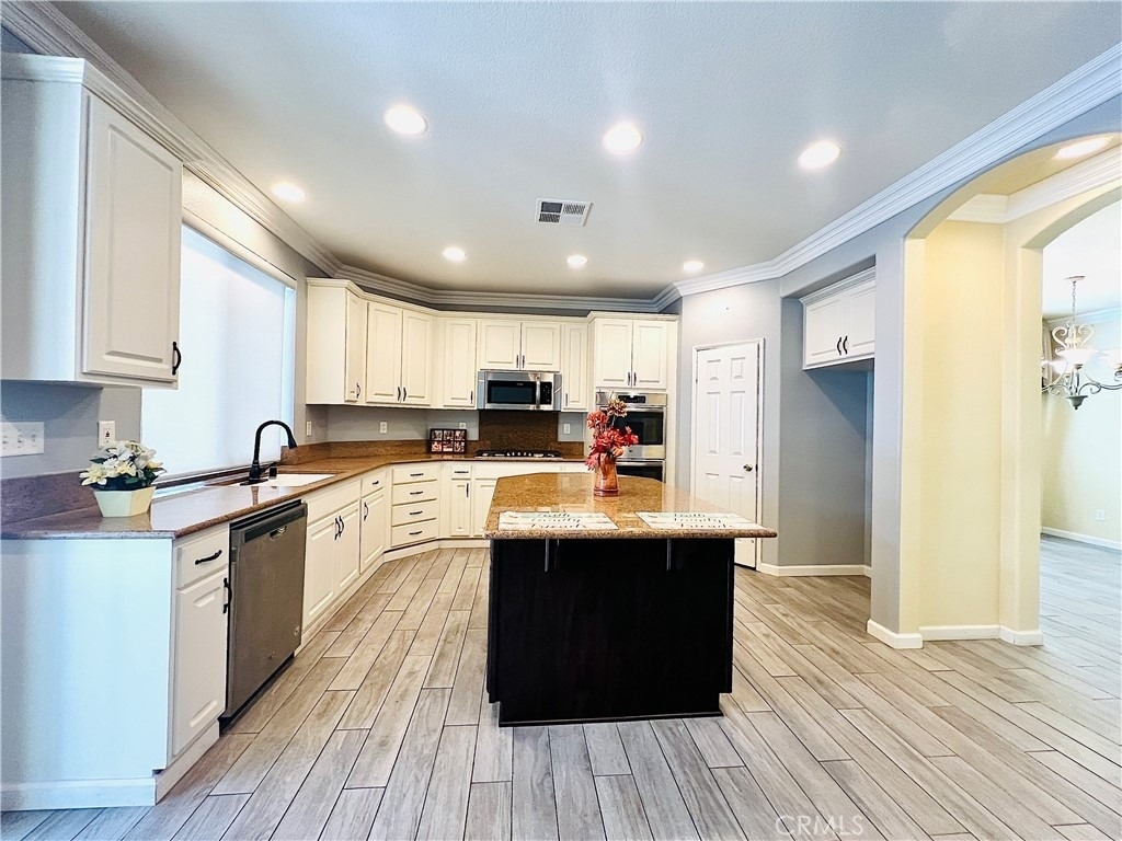 8740 Lodgepole Lane - Photo 10